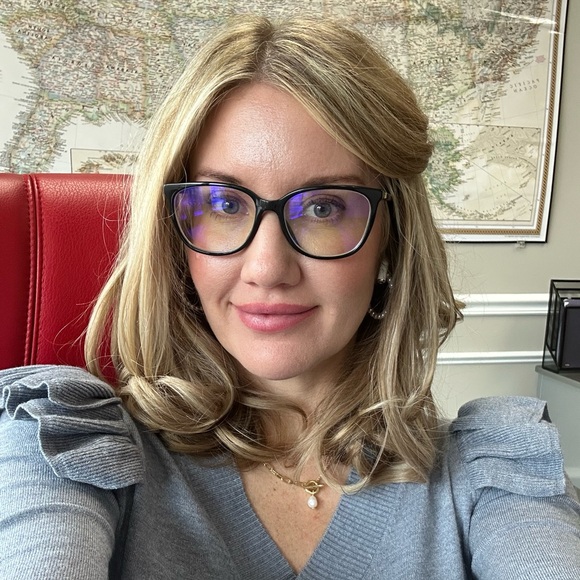 Meet your Posher, Suzanne - Picture 1 of 11